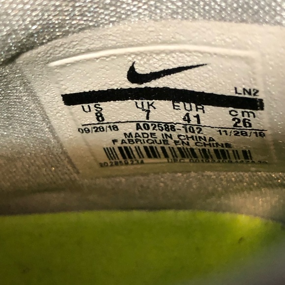 Nike Lebron 16 Buzz Lightyear Volt White Purple Grape AO2588-102 Men's Size 8 - Picture 10 of 10